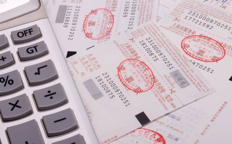 领用发票时，发票专用章印模需要留存备查吗？