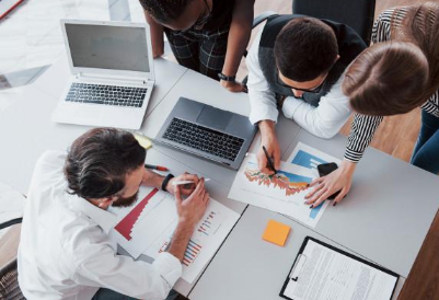 轻创企易小编谈谈：商标和品牌的区别